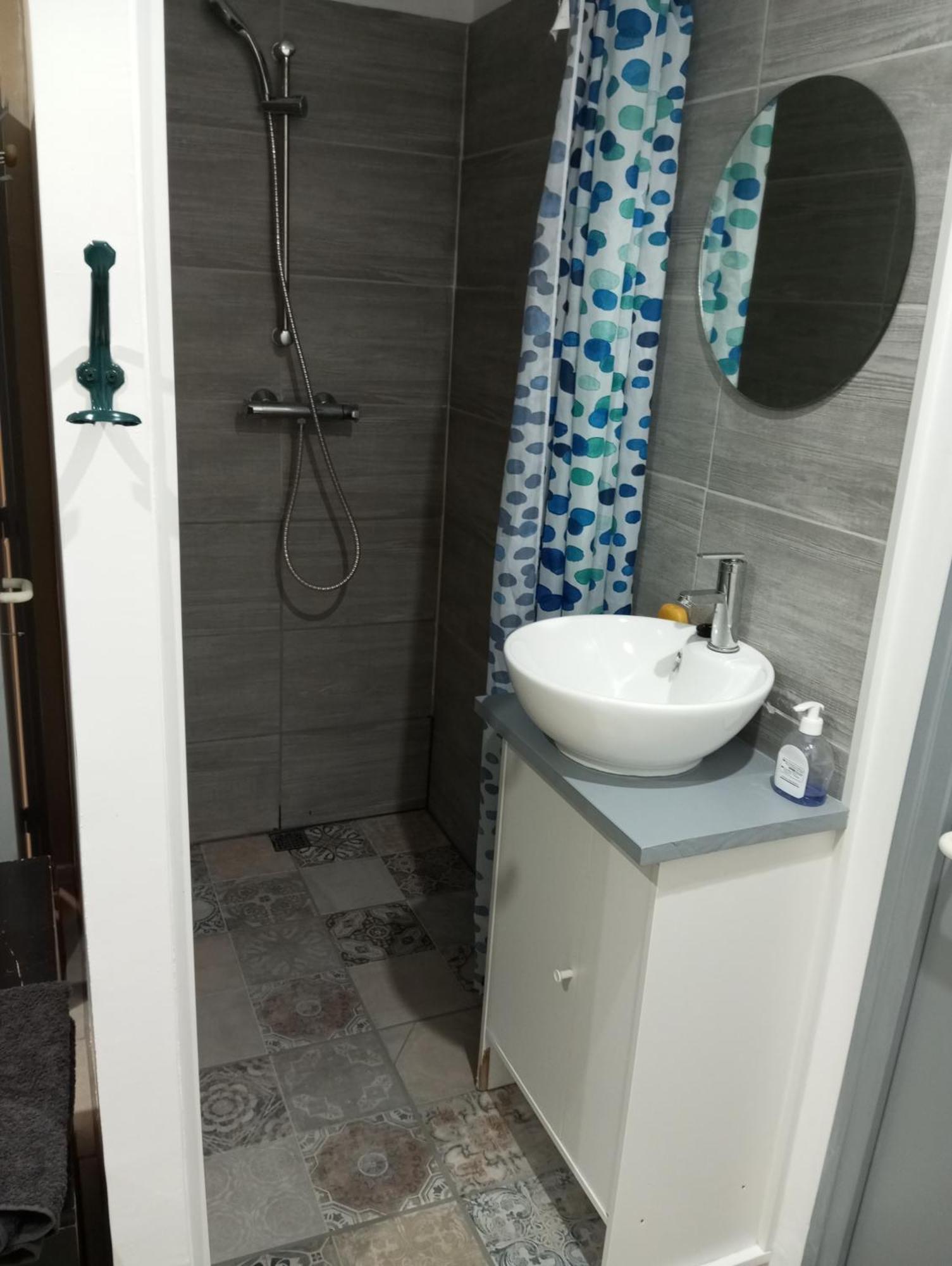 Appartement Village Medieval Saint-Germain-Laval  Exterior foto